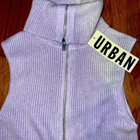 Urban Outfitters Tops - UO Talia Zip-Front Sleeveless